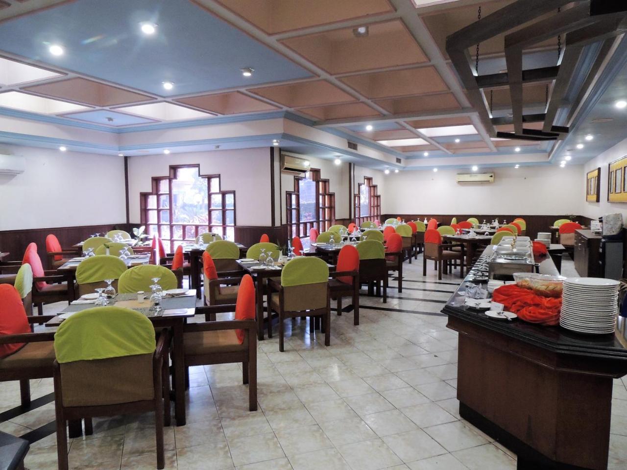 Hotel Nirvana Bhairāhawā Extérieur photo