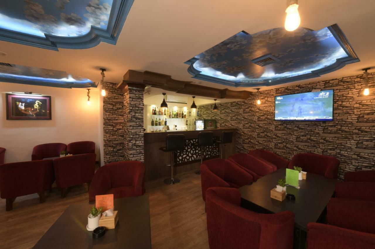 Hotel Nirvana Bhairāhawā Extérieur photo