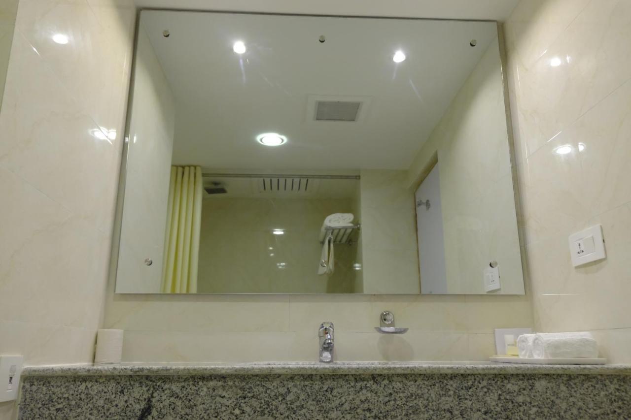 Hotel Nirvana Bhairāhawā Extérieur photo